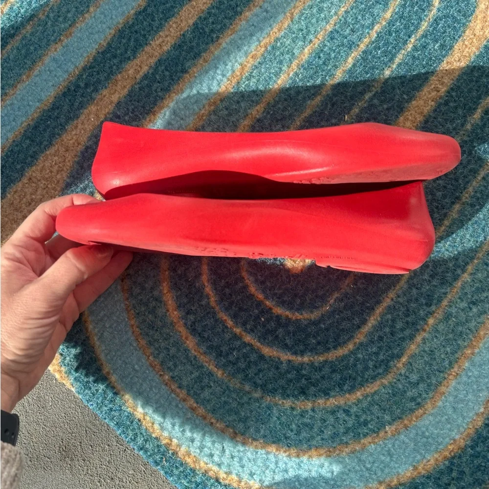OKA b. Women's Vibrant Red Flats size 7 - Picture 4 of 5